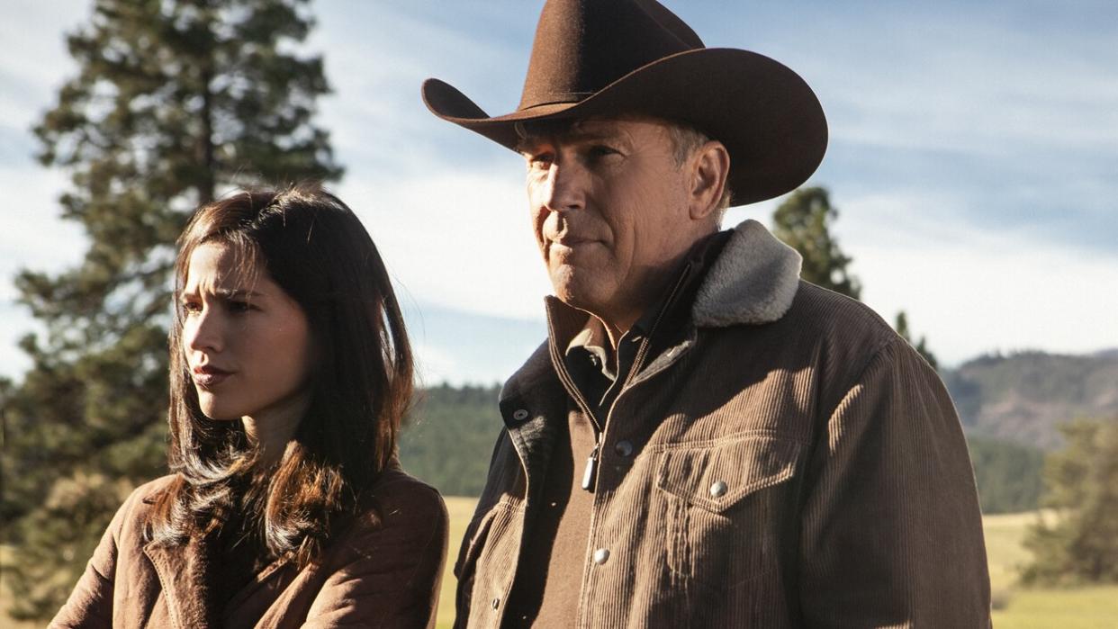  Kelsey Asbille and Kevin Costner in Yellowstone. 