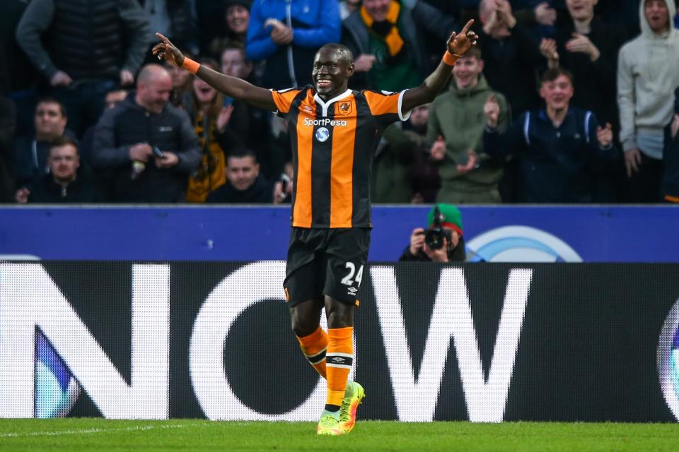 Oumar Niasse starts for Hull