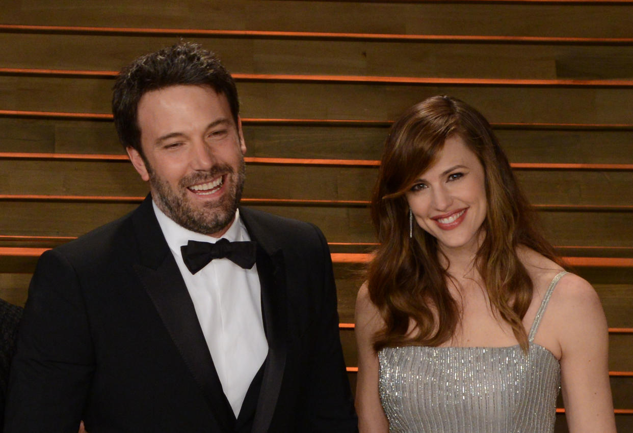 WEST HOLLYWOOD, CA - MARCH 02:  Actors Ben Affleck and wife Jennifer Garner arrive at the 2014 Vanity Fair Oscar Party Hosted By Graydon Carter on March 2, 2014 in West Hollywood, California.  (Photo by C Flanigan/WireImage)