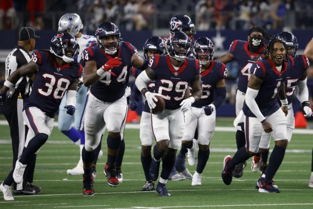 WATCH: Texans S Terrence Brooks picks off Buccaneers quarterback