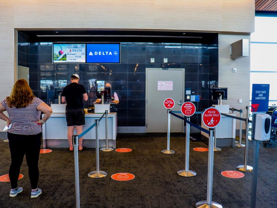 Flying Delta Air Lines During Pandemic Post-Middle Seat Block Ended 2021