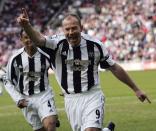 <p>Alan Shearer became the top goalscorer for his hometown club, Newcastle United, in 2006 by beating legend Jackie Milburn. </p>