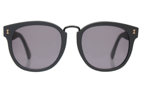 Sardinia matte black sunglasses. Image via Illesteva.