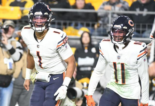 Bears QB Justin Fields excited to get WR Darnell Mooney back on field