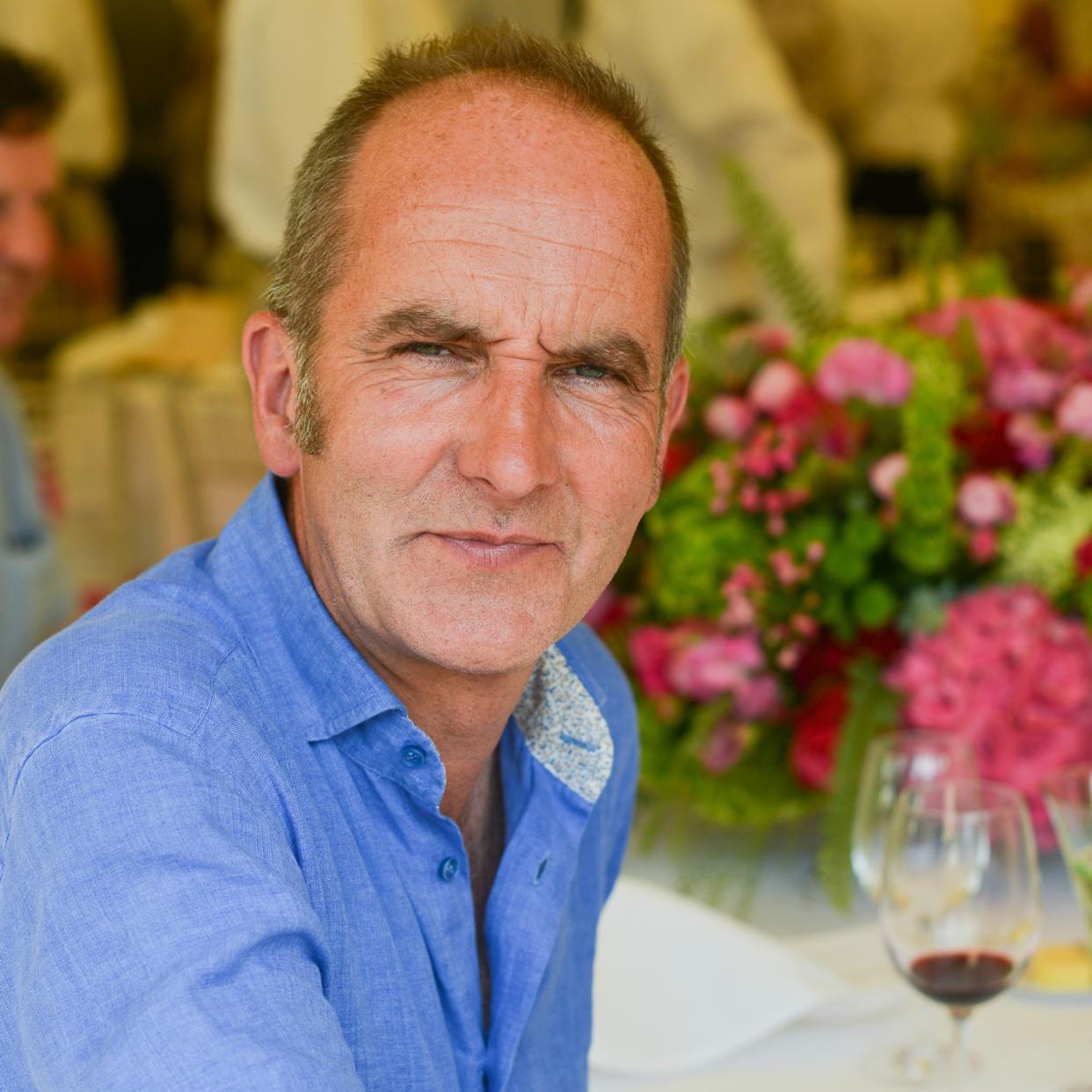  Kevin McCloud. 