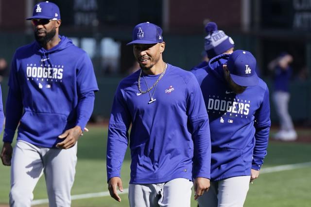 Mookie Betts makes Dodgers debut in Spring Training