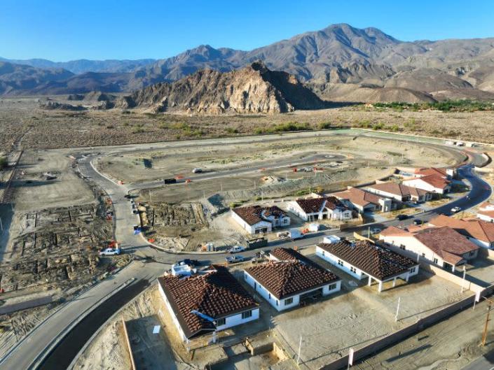 La Quinta, California-Sept.  14, 2022-A new housing development, called Cantera at Coral Mountain goes up near Coral Mountain in La Quinta.  A large wave pool / surf park is planned for Coral Mountain in La Quinta, California.  Local residents are concerned about the development.  (Carolyn Cole/Los Angeles Times)