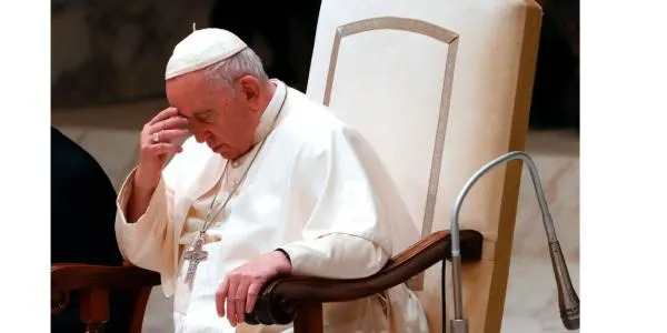 “Here is my resignation” Pope Francis signed his resignation for medical reasons