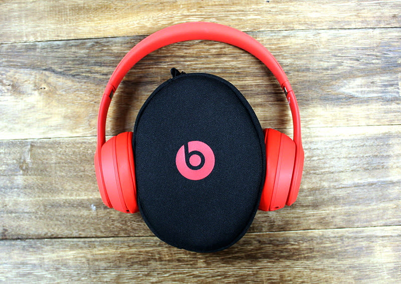 Fashion-conscious readers will be happy to learn that the Beats Solo3 comes in a variety of colors.