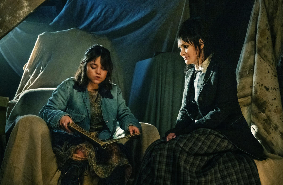 “Beetlejuice Beetlejuice” stars Jenna Ortega and Catherine O’Hara on Lydia sensing Astrid’s bitterness