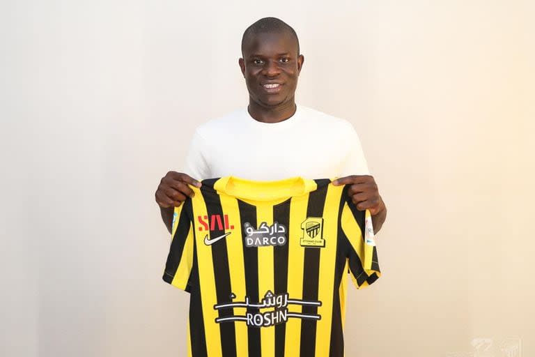 N'Golo Kanté, con la camiseta de Al-Ittihad, su club en Arabia Saudita tras dejar Chelsea, de Inglaterra