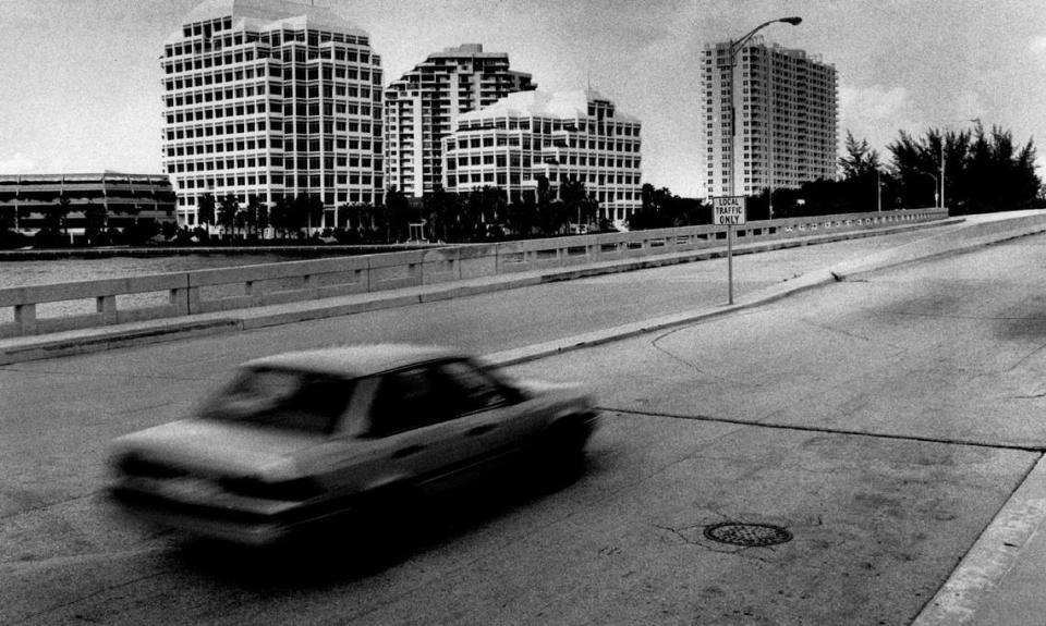 A car on the bridge on Southeast Eighth Street and Brickell Avenue in 1991. Miami Herald File