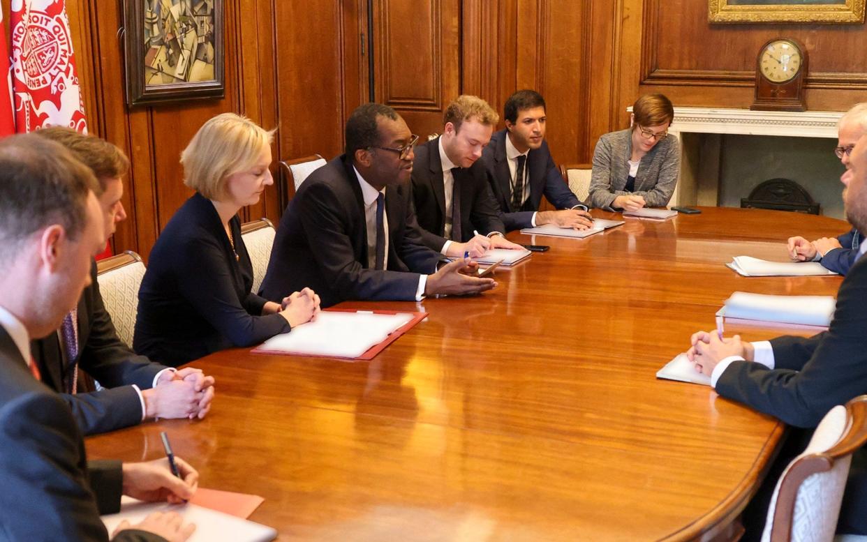 Liz Truss and Kwasi Kwarteng meet with the Office for Budget Responsibility in London - Rory Arnold/No10 Downing Street