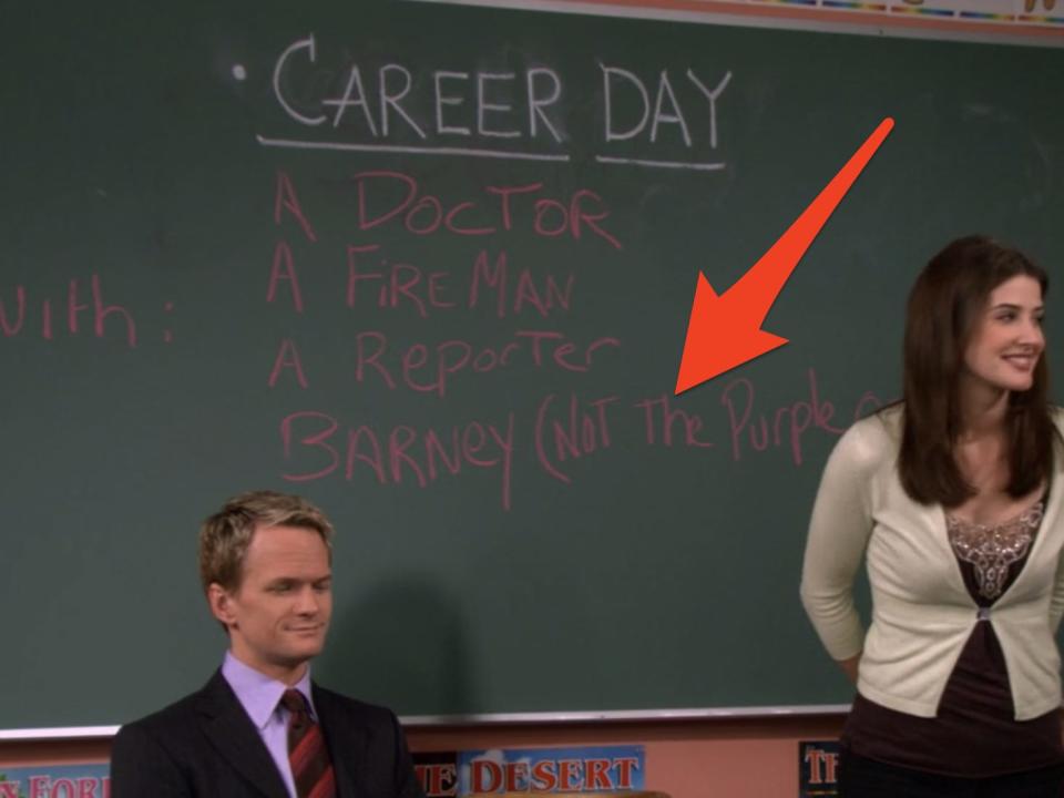 arrow pointing to chalkboard in lily's classroom behind barney and robin on how i met your mother