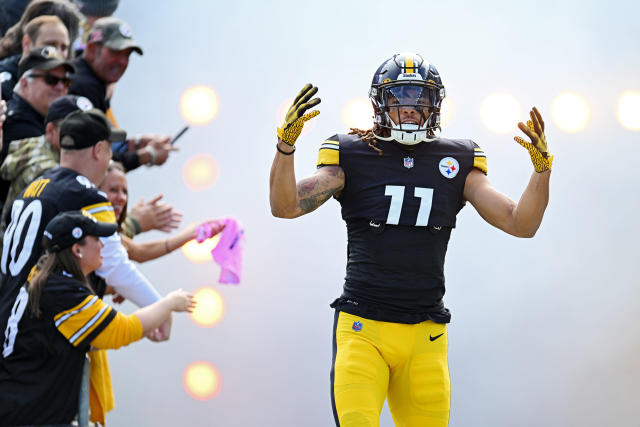 Steelers WR Gunner Olszewski offers Chase Claypool unique postgame  celebration