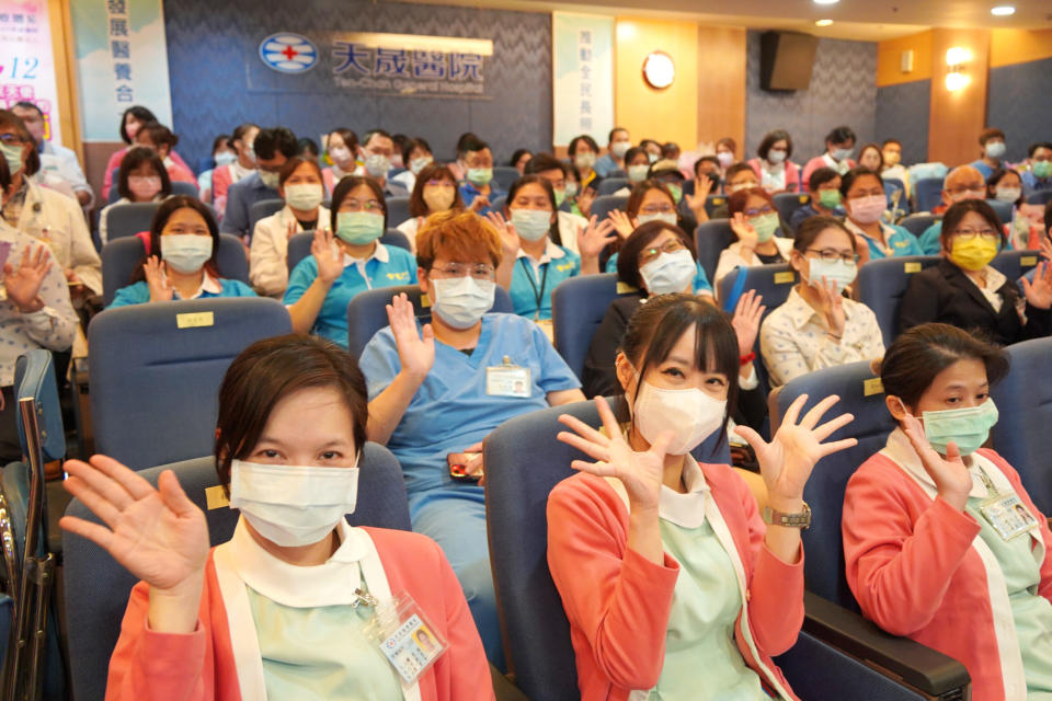 天成醫療體系為慶祝5月12日國際護師節，舉辦「2024護師節暨優良人員表揚活動」。圖：天晟醫院提供