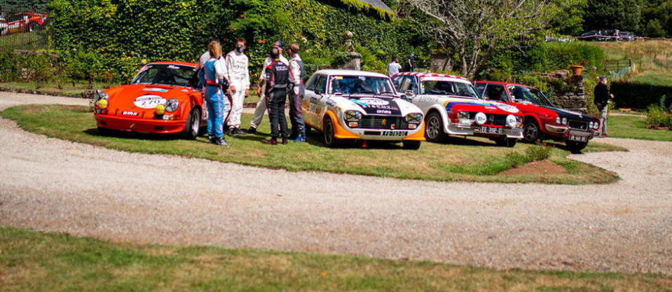 Il n'y a qu'au Tour Auto Optic 2000 que l'on peut voir des Peugeot affronter des Porsche, en toute convivialité.
