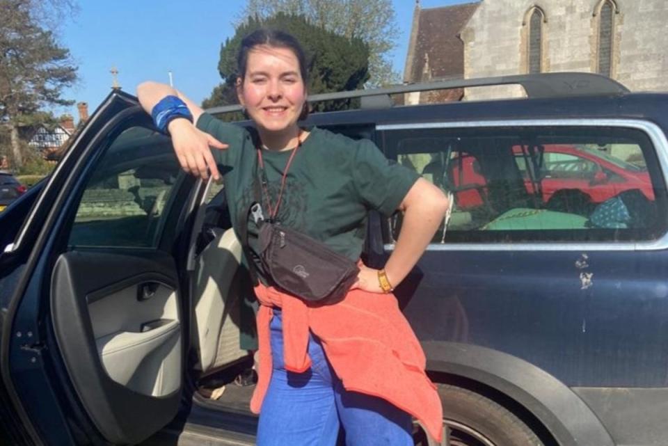 Mia Dean,19, had saved up to travel across America for a month (GoFundMe)