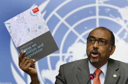 Michel Sidibe, Executive Director of UNAIDS addresses a news conference on the release of a new report to get countries on the Fast-Track to end the AIDS epidemic by 2030 a the United Nations European headquarters in Geneva, Switzerland, November 24, 2015. Some 15.8 million people worldwide are now on HIV treatment and a fast-track strategy to end the AIDS pandemic is starting to show results, the United Nations AIDS program said on Tuesday. REUTERS/Denis Balibouse