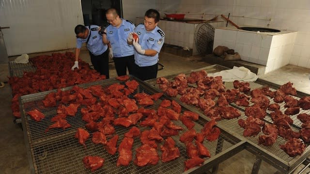 More than 20,000kg of fake beef was seized by police in China from six workshops found to be producing it. (Photo from CNWest)