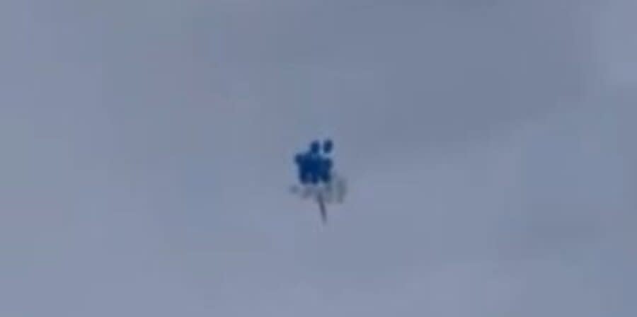 Blue-white balloons were launched in Moscow