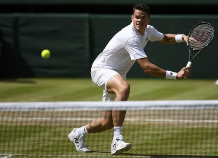 Raonic came up to the net as much as he could to put pressure on Murray. But the Scot had too many answers on Sunday. (REUTERS/Tony O'Brien)