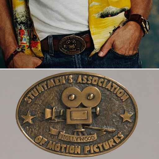 布萊德彼特的服裝細節十分講究，他牛仔褲上的皮帶扣 出自「電影替身演員協會」，提示了他片中的替身演員身分。（双喜提供）