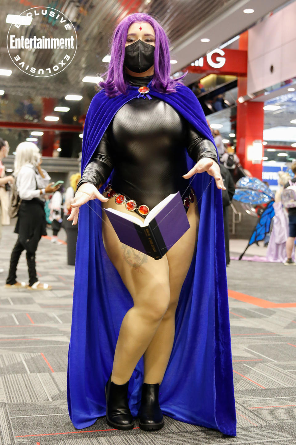 Raven from <em>Teen Titans</em> cosplayer