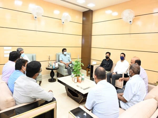 Jharkhand Chief Minister Hemant Soren met relatives of Additional District Judge Uttam Anand. (Photo/ANI)