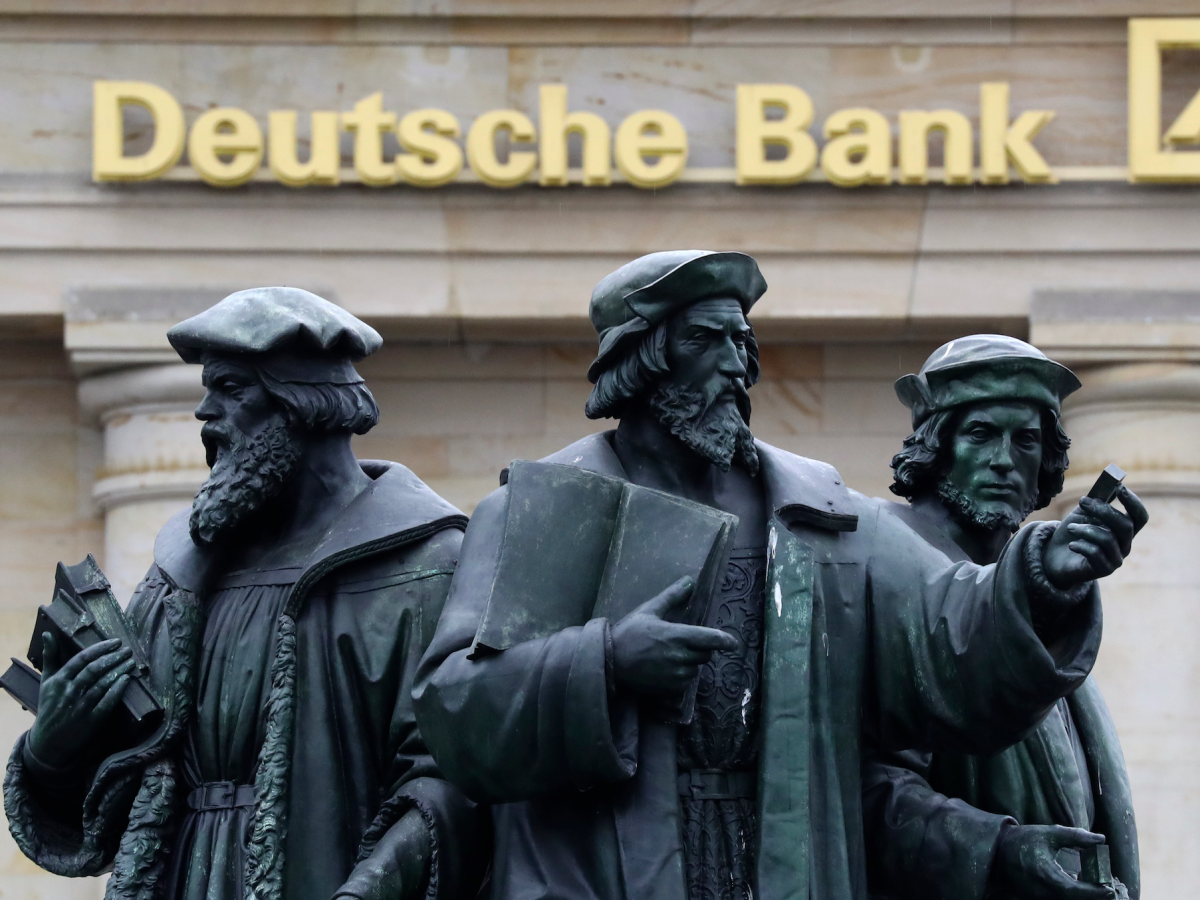 Germany banks. Deutsche Bank банки Германии. Немецкий банк Франкфурт. Deutsche Bank Кристиан Зевинг. Deutsche Bank в России.