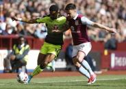 Britain Soccer Football - Aston Villa v Reading - Sky Bet Championship - Villa Park - 15/4/17 Aston Villa's Scott Hogan and Reading's Garath McCleary in action Mandatory Credit: Action Images / Matthew Childs Livepic