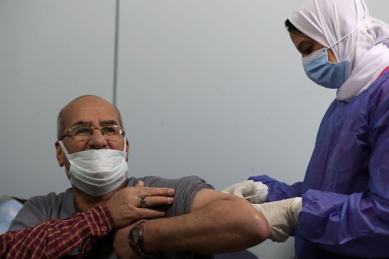 Egypt begins vaccine rollout