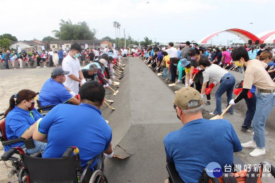 伯立歐家園500人齊力動土。圖／彰化縣政府提供