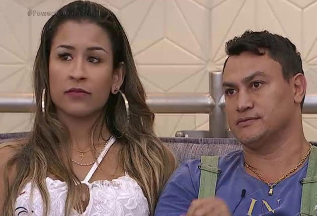 Primeiro eliminado do reality comandado por Roberto Justus, Popó pegou pesado ao comentar sobre o ex-concorrente na casa, Túlio Maravilha. “Ele não teve caráter. Falou que não ia votar em mim e votou”, declarou o ex-pugilista. (Foto: Reprodução/TV Record)