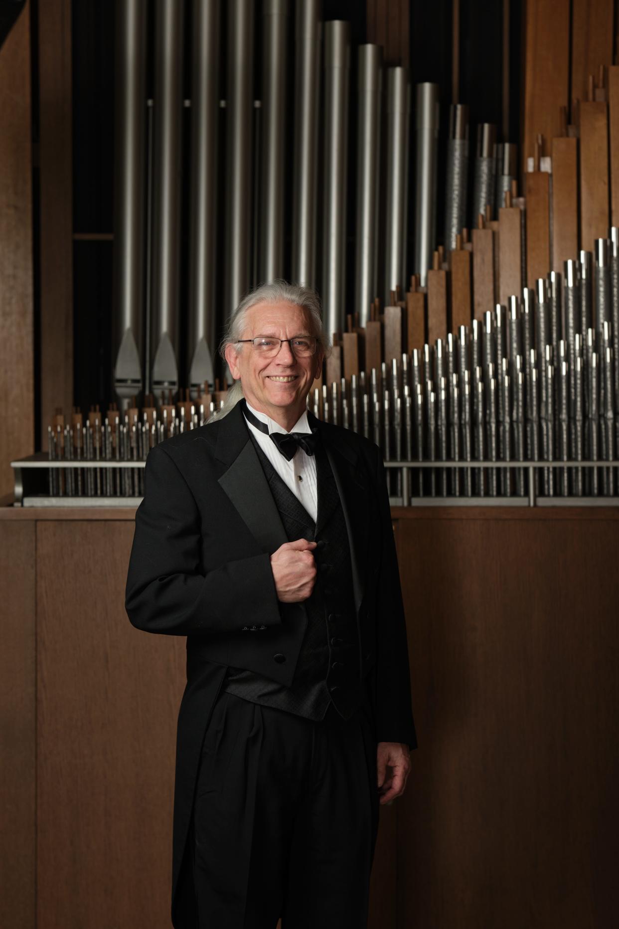 Steve Hoifeldt is the founder and longtime director of Good Company, a women's chorus that will perform a concert Sunday in Ames.