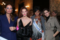 Que serait un défilé sans Miss France ? Ce 22 janvier, il y en avait au moins quatre, toutes réunies sur cette belle photographie : Malika Ménard, Maëva Coucke, Clémence Botino et Laury Thilleman.