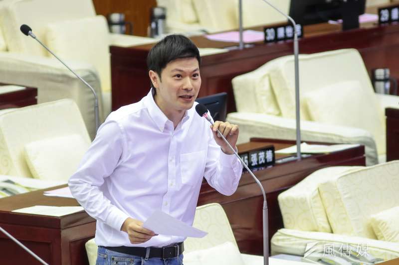 20200605-國民黨台北市議員李柏毅5日於議會質詢。（顏麟宇攝）