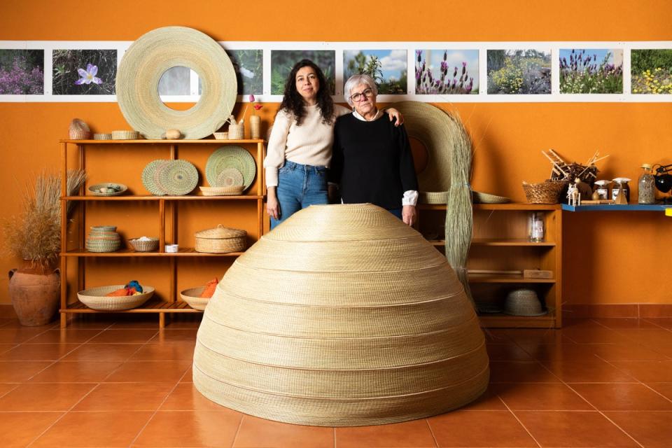 Alba Fernández Castro and Isabel Martins with their ‘Celestial Dome’ (Carmo Oliviera)