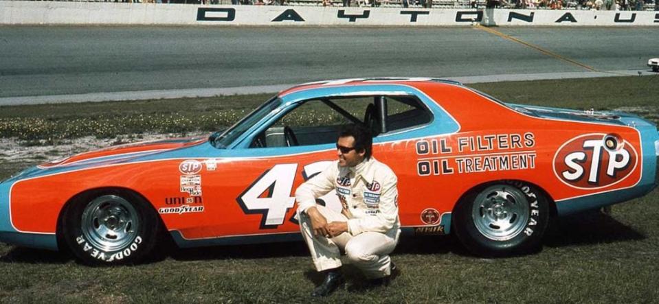 Richard Petty poses with his car before the 1975 Daytona 500