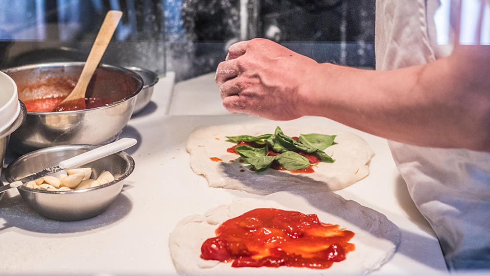 Making pizza at Seirinkan Japan