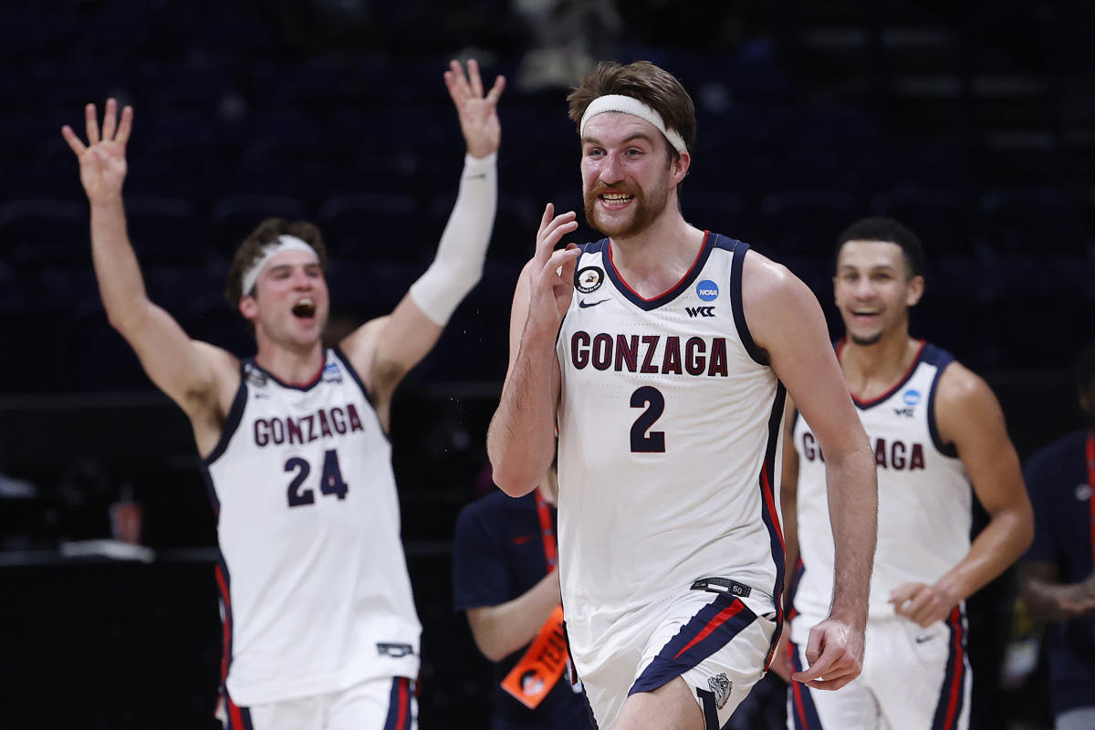 NCAA tournament Gonzaga two games from undefeated season