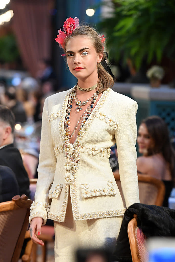 "Chanel Collection des Metiers d'Art 2016/17 : Paris Cosmopolite" : Show At Hotel Ritz