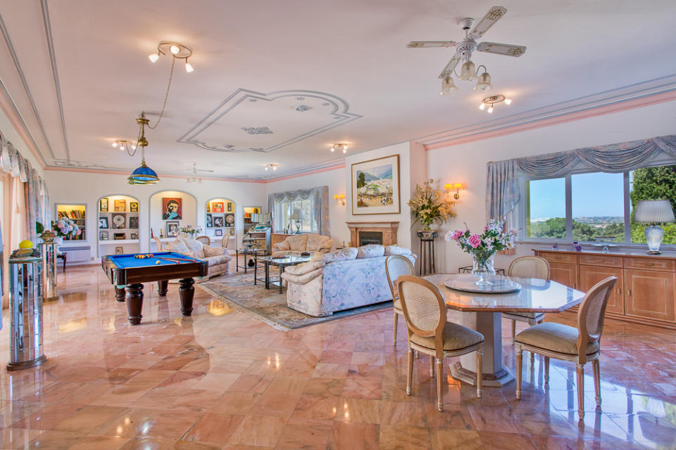 Celebrity homes:  Cliff Richard's home in the Algarve