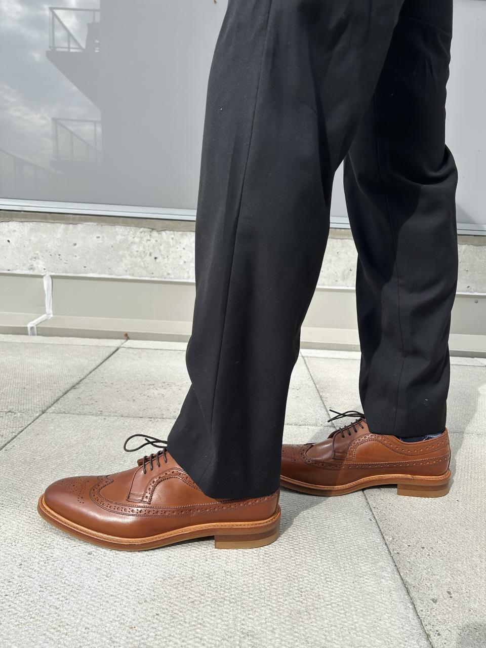 review banana republic VINCENT BROGUE DRESS SHOE in cognac brown