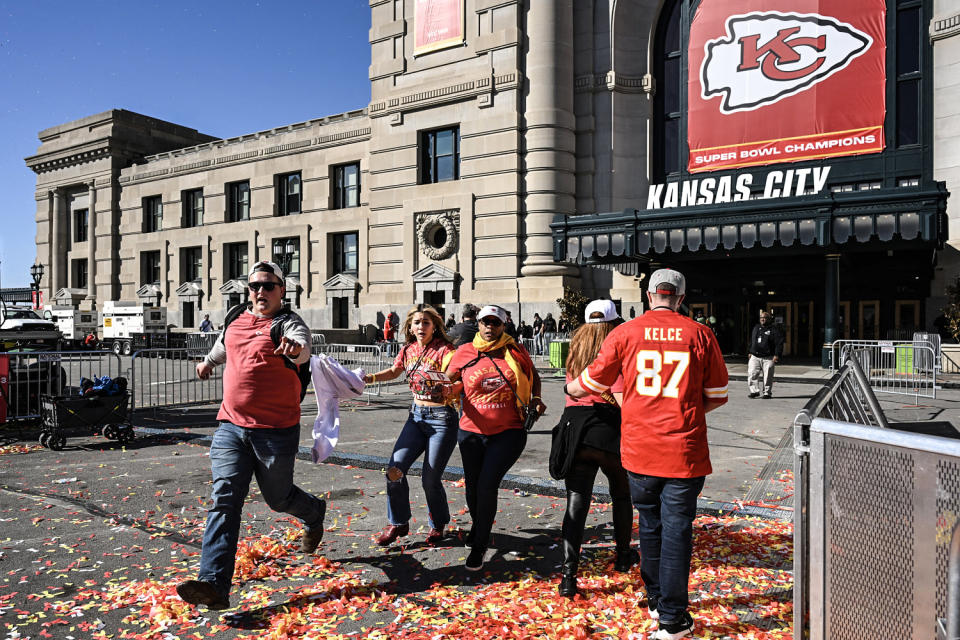 Image: parade (Andrew Caballero-Reynolds / AFP - Getty Images)