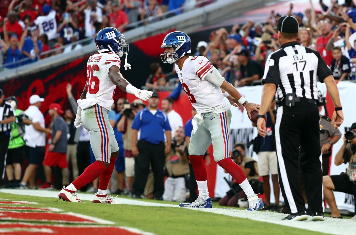 Giants’ Darius Slayton slams critics and the Daniel Jones double standard