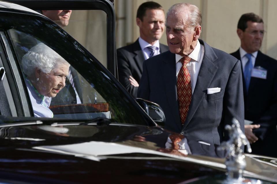 queen elizabeth ii  chelsea flower show