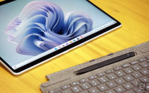 <p>Microsoft Surface Pro 9</p> 