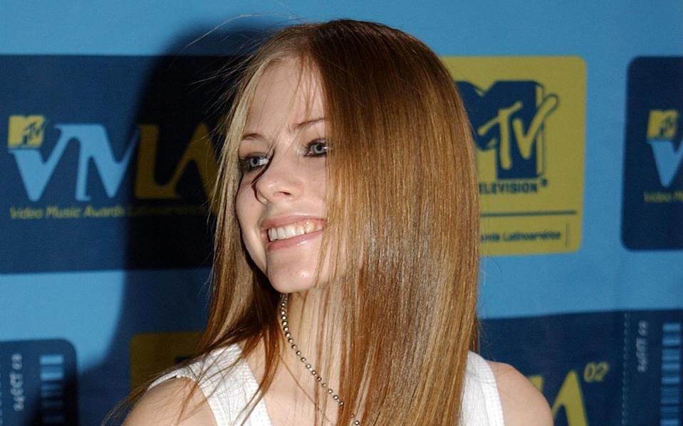 <p>Sie war verknallt in den "Sk8er Boi" und alles war ziemlich "Complicated": Avril Lavigne war erst 15, als sie ins Musikgeschäft einstieg - ein Teenager. (Bild: Jeff Kravitz/FilmMagic/Getty Images)</p> 