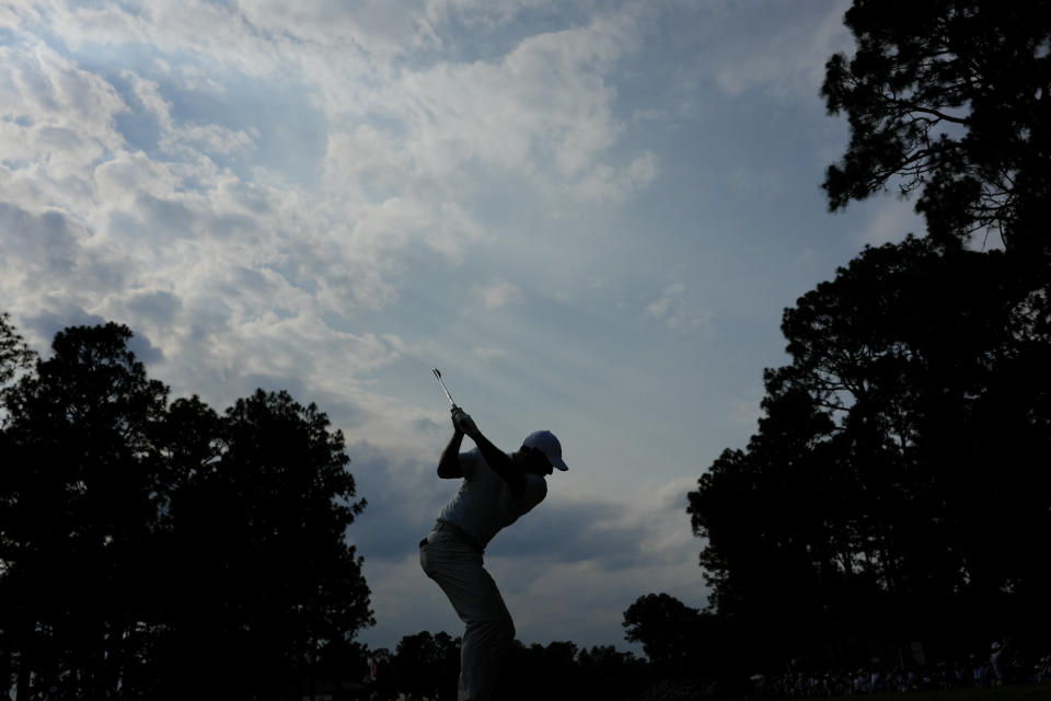 Rory McIlroy, of Northern Ireland, hits his tee shot on the 15th hole during the final round of the U.S. Open golf tournament Sunday, June 16, 2024, in Pinehurst, N.C. (AP Photo/Matt York)